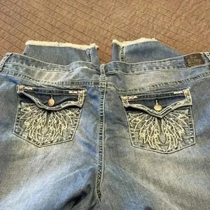 Love Indigo Womens Jeans Raw Hem Embellished Back Pockets Size 26W
